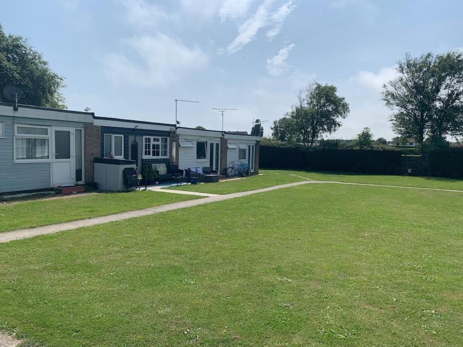 Willa Hugo'S Hideaway Free Wifi Hemsby Zewnętrze zdjęcie